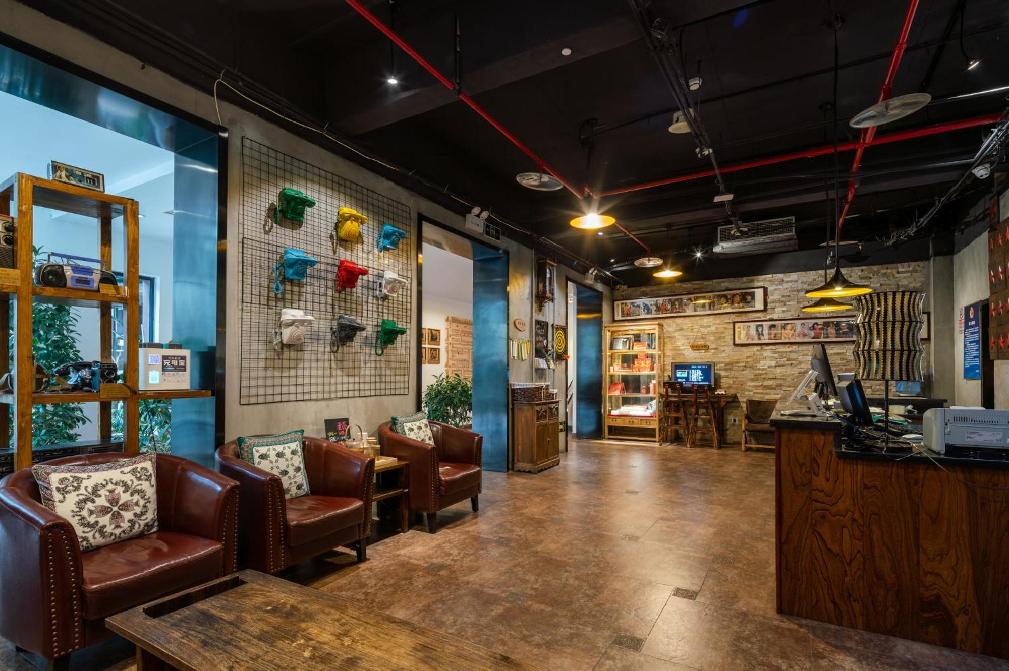Nost Algia Hotel - Near Beijing Yonghe Lama Temple, Ghost Street, Beihai Park, Jingshan Park, Drum Tower, Houhai Bar Street, Tian'Anmen Square, Located In Beijing Traditional Hutongs, 5 Minutes Away From Subway, Free Laundry Serive Zewnętrze zdjęcie