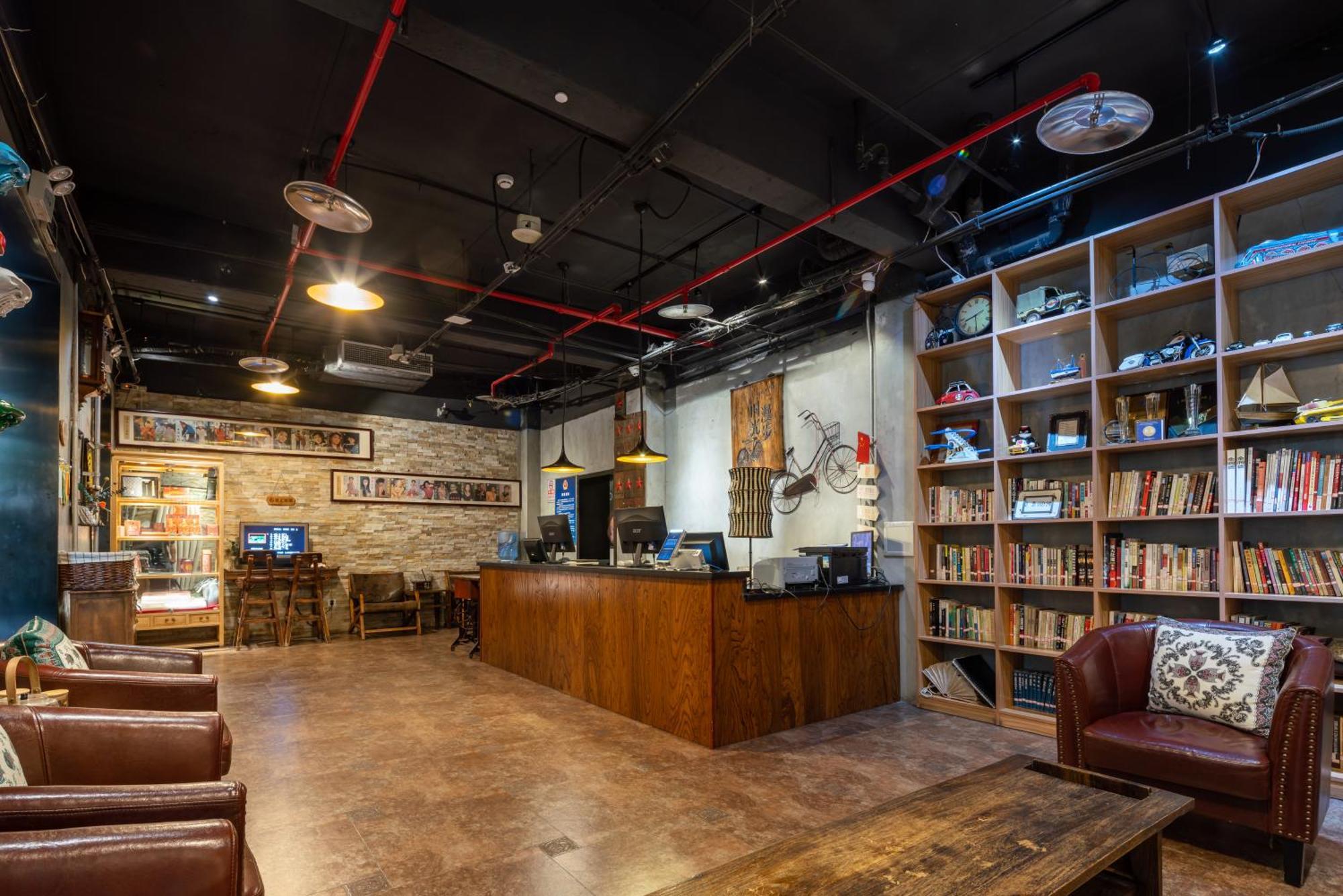 Nost Algia Hotel - Near Beijing Yonghe Lama Temple, Ghost Street, Beihai Park, Jingshan Park, Drum Tower, Houhai Bar Street, Tian'Anmen Square, Located In Beijing Traditional Hutongs, 5 Minutes Away From Subway, Free Laundry Serive Zewnętrze zdjęcie