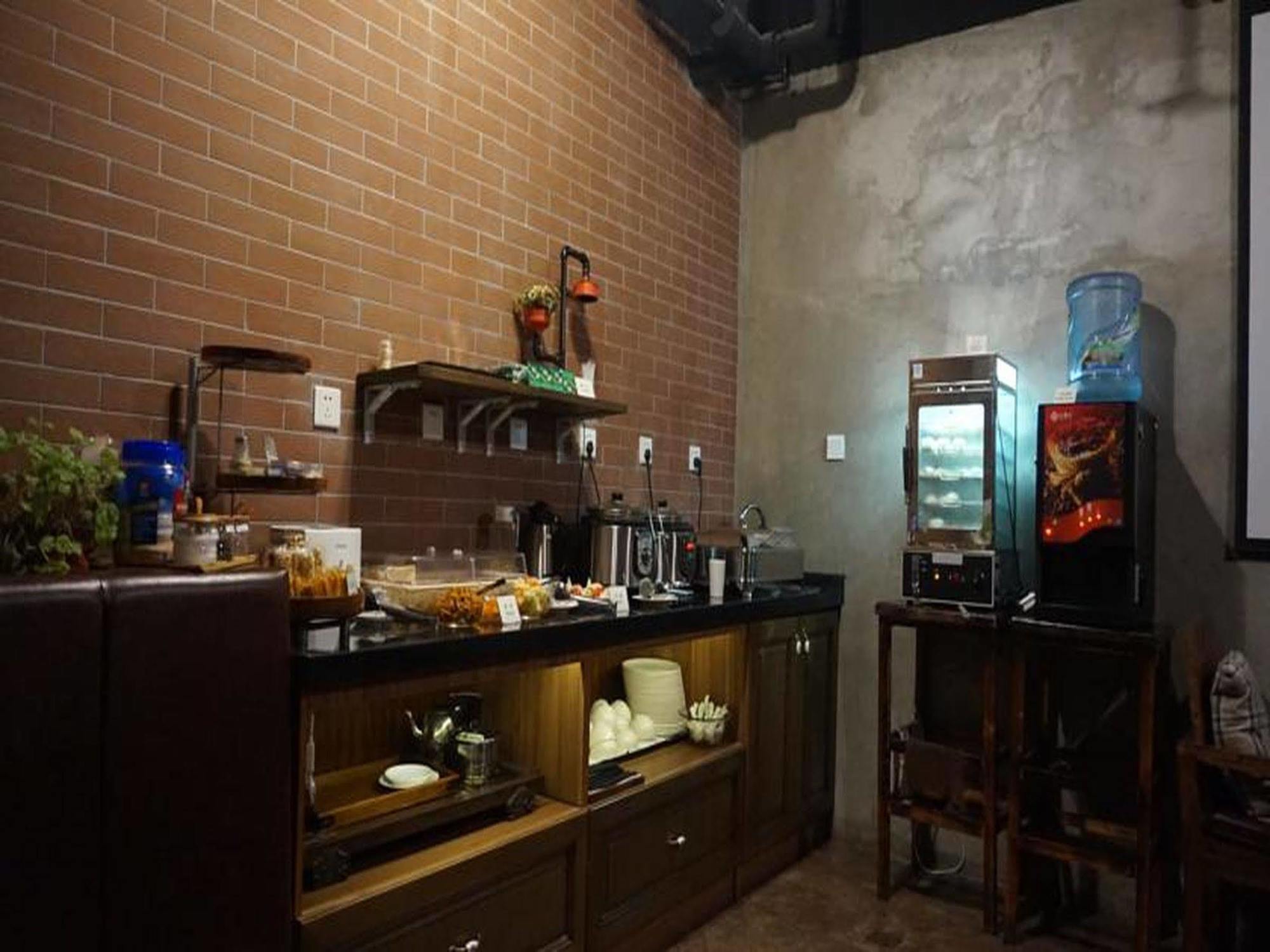 Nost Algia Hotel - Near Beijing Yonghe Lama Temple, Ghost Street, Beihai Park, Jingshan Park, Drum Tower, Houhai Bar Street, Tian'Anmen Square, Located In Beijing Traditional Hutongs, 5 Minutes Away From Subway, Free Laundry Serive Zewnętrze zdjęcie